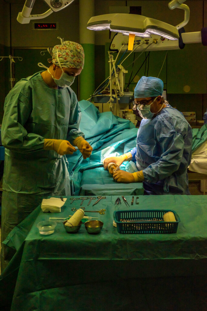 Consultation de chirurgie de la main à l'UMPP, Hôpital Privé des Peupliers, Paris 13e
